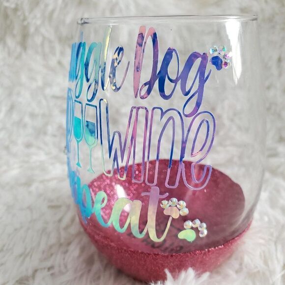 Dog Mom Wine Glass, Fur Mama Tumbler, Gift for Pet Lovers - Picture 3 of 7